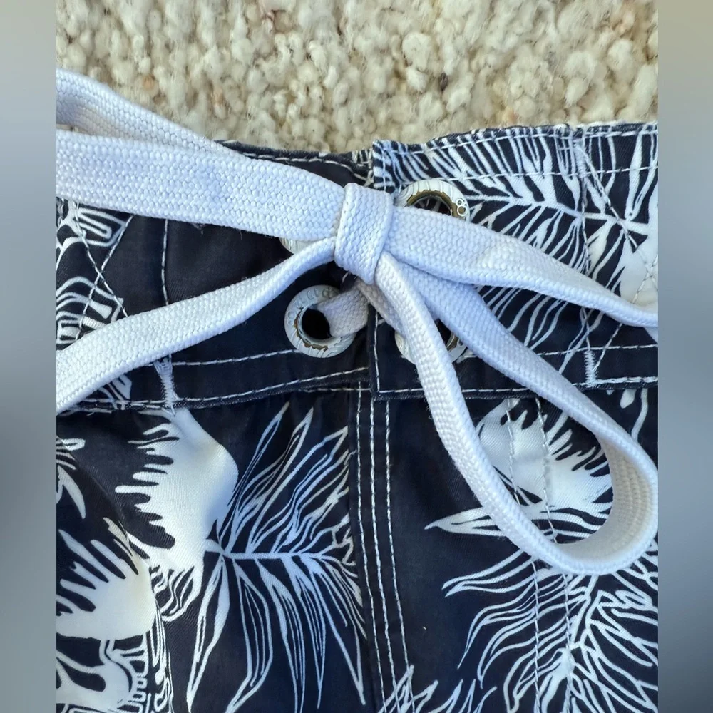 OP Dark Blue & White Floral Men's Swim Board Shorts Large vacation beach